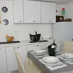 Sara Cosmo Apartment Split