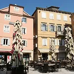 Sara Cosmo Apartment