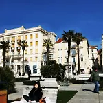 Sara Cosmo * Split