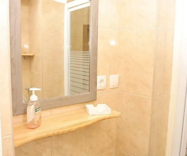 아파트 Sara Cosmo *