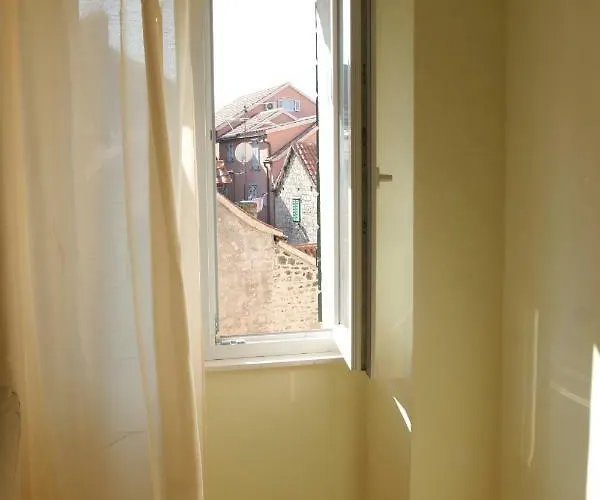 Sara Cosmo 아파트 *