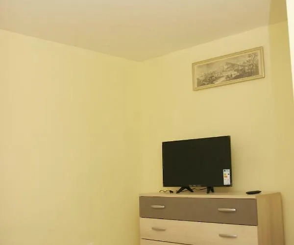 Sara Cosmo 아파트