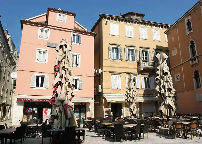 Sara Cosmo 아파트